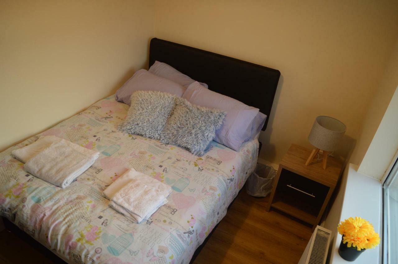 סוורדס The Comfy Cottage מראה חיצוני תמונה