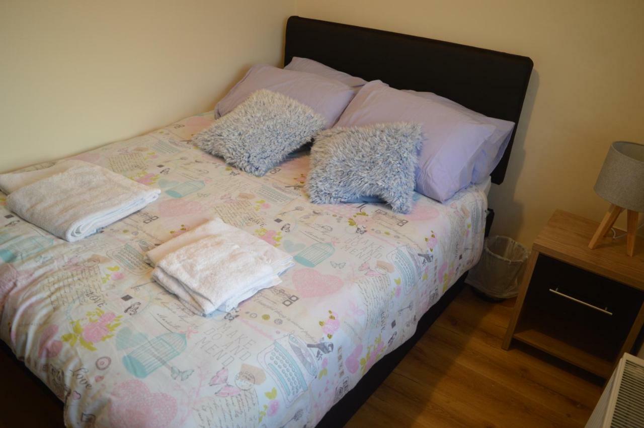 סוורדס The Comfy Cottage מראה חיצוני תמונה